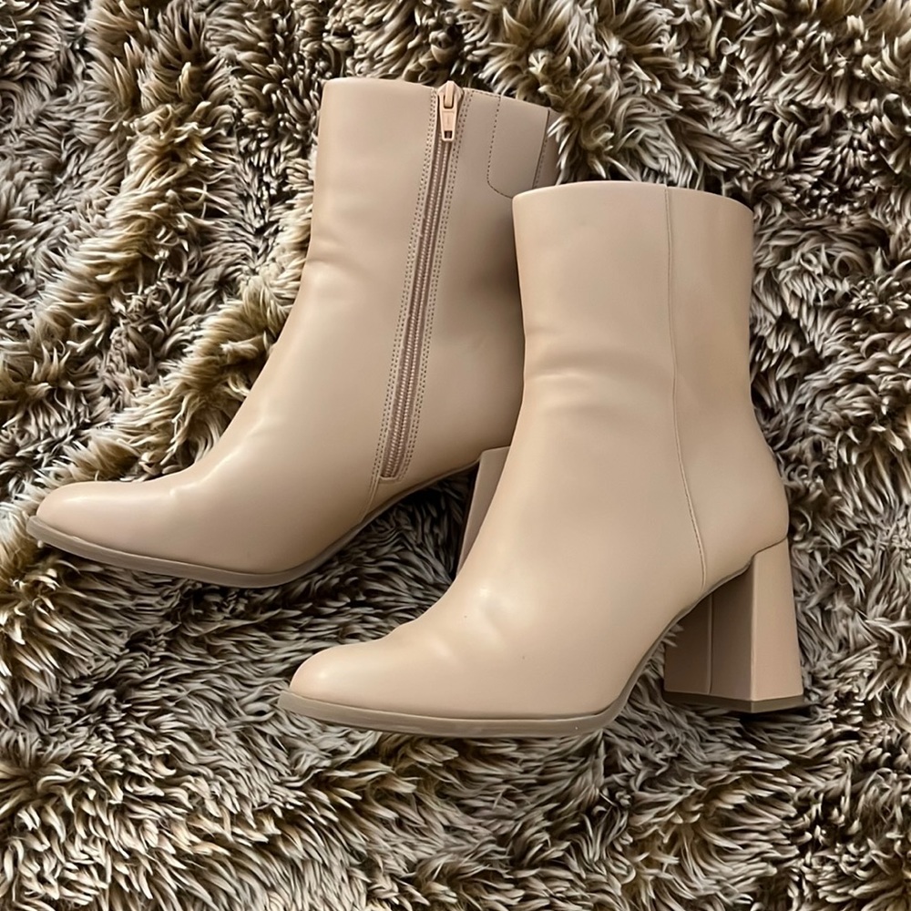 NWOT tan Booties